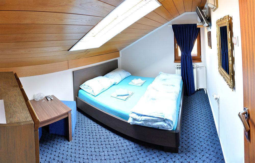 Guest House Ciro ซาราเยโว ภายนอก รูปภาพ