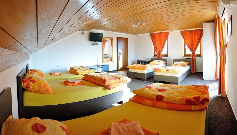 Guest House Ciro ซาราเยโว ภายนอก รูปภาพ