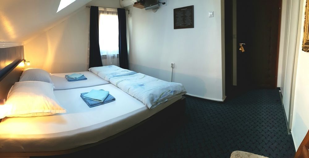 Guest House Ciro ซาราเยโว ภายนอก รูปภาพ