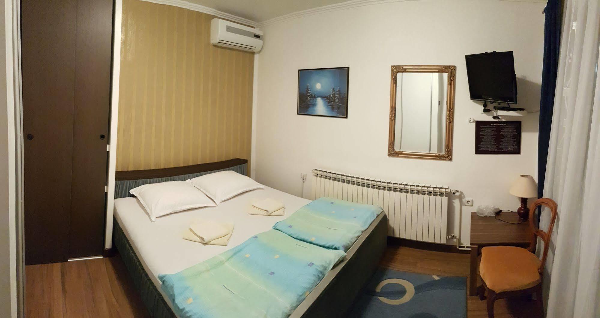 Guest House Ciro ซาราเยโว ภายนอก รูปภาพ